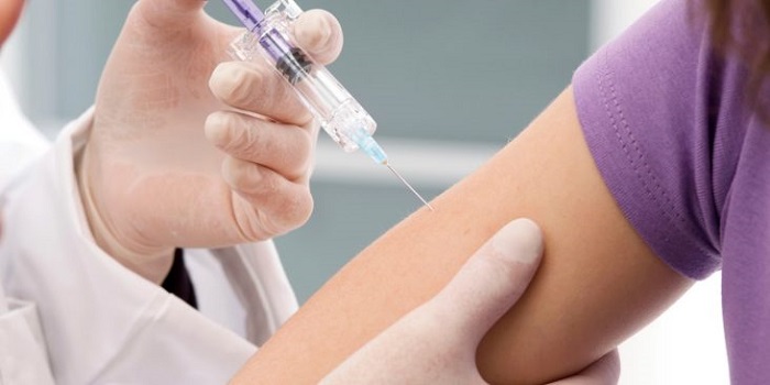 Tiêm vaccine phòng bệnh 