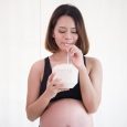 Thời điểm thích hợp nhất để phụ nữ mang thai uống nước dừa là khi nào?