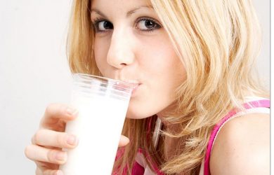 Uống sữa tốt cho phụ nữ khi mang thai
